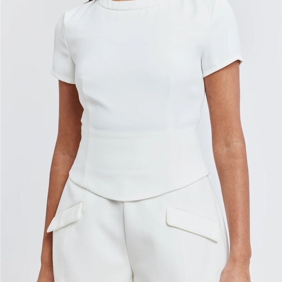 ODD MUSE, NEW WITHOUT TAGS, White Shorts, size small - Picture 2 of 2